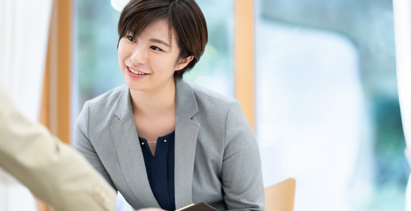 女性のアドバイザー